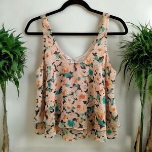 Soprano Cropped Floral Top ‼️must bundle with other listings thank you‼️